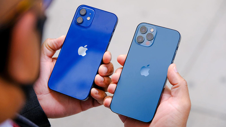 Màu xanh mới trên iPhone 13 có thiên hướng giống với màu Pacific Blue trên iPhone 12 Pro/12 Pro Max hơn